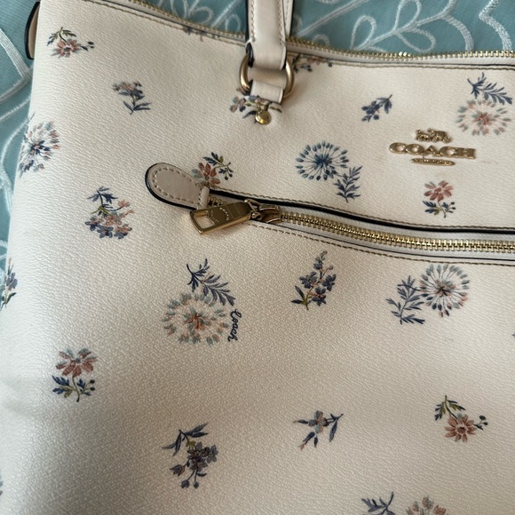 Coach Floral Tote Bag - Picture 2 of 8